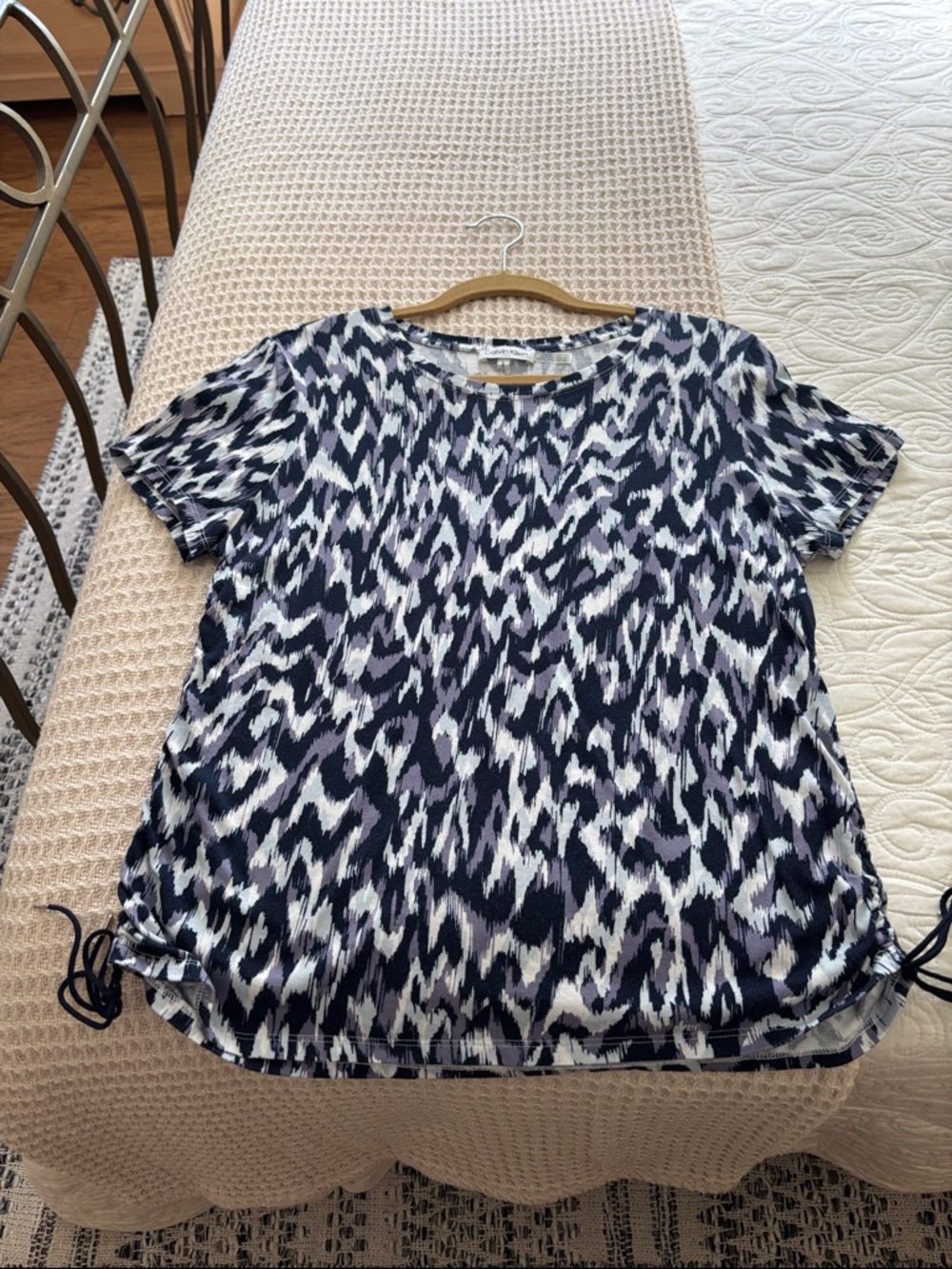 Calvin Klein Navy and White Printed Short-Sleeve Top Size L